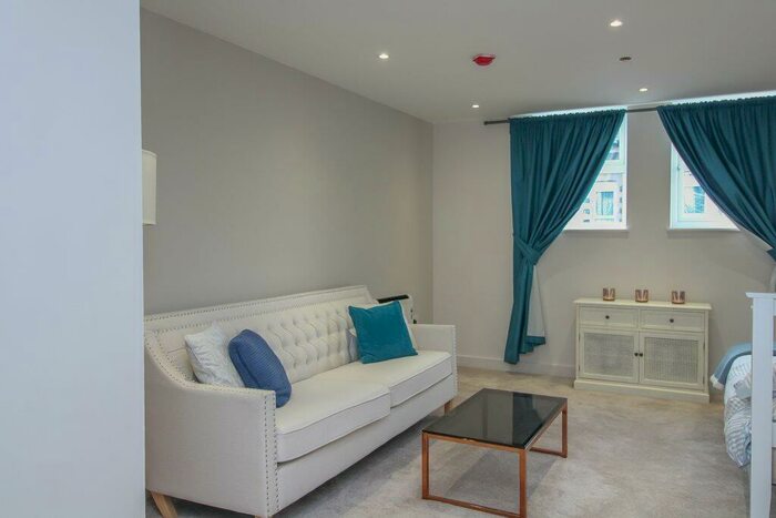 Studio To Rent In Connaught Road, Roath, Cardiff, CF24