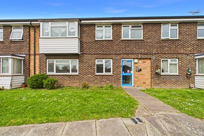 1 Bedroom Flat For Sale In Riverside, Chichester, PO19