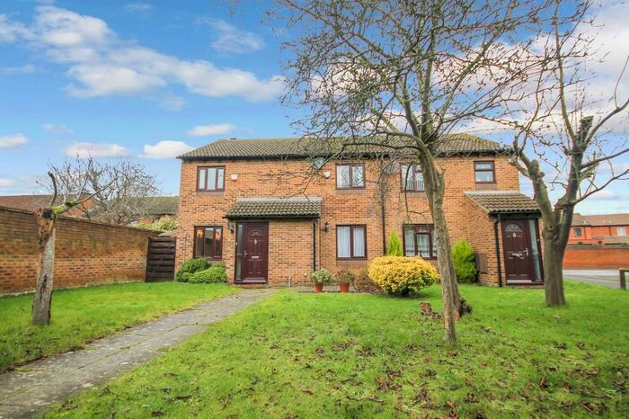 2 Bedroom Terraced House To Rent In Flatford Place, Kidlington, OX5