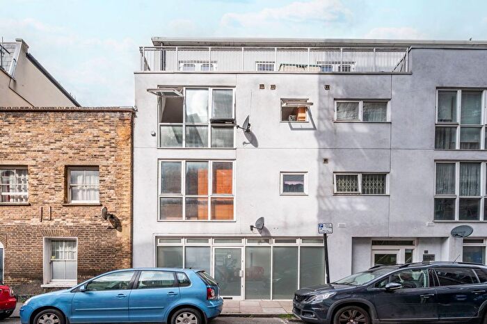 1 Bedroom Flat For Sale In Palmers Road, Bethnal Green, London, E2