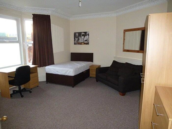 1 Bedroom Detached House To Rent In Hamilton Road, Reading, Berkshire, RG1