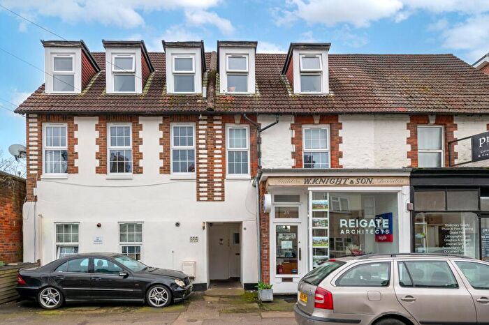 2 Bedroom Flat For Sale In Holmesdale Road, Reigate, RH2