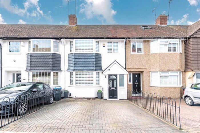 3 Bedroom House For Sale In Lynmouth Avenue, Morden, SM4