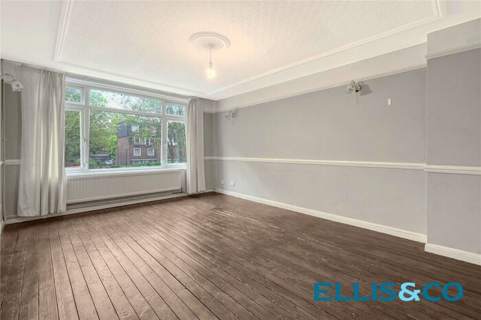 3 Bedroom House To Rent In Erskine Crescent, London, N17