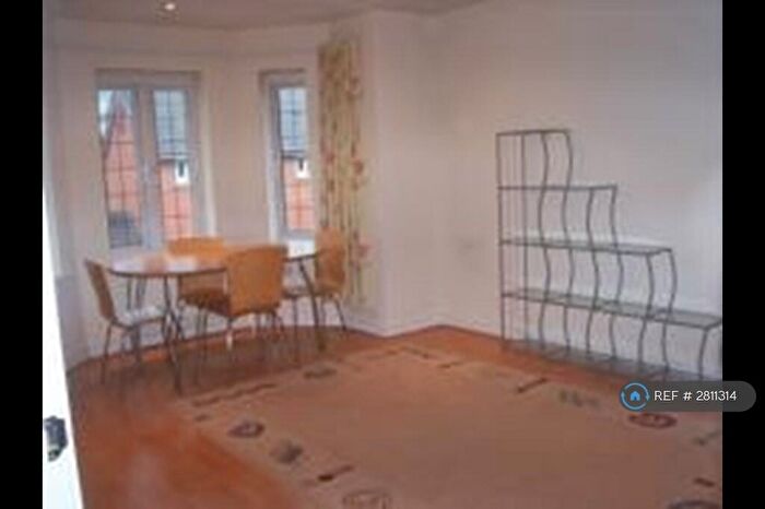 2 Bedroom Flat To Rent In Nell Lane, Chorlton, Manchester, M21
