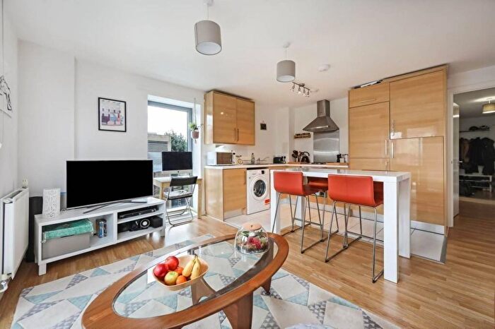 1 Bedroom Flat To Rent In Clement Attlee House, Bow, London, E3