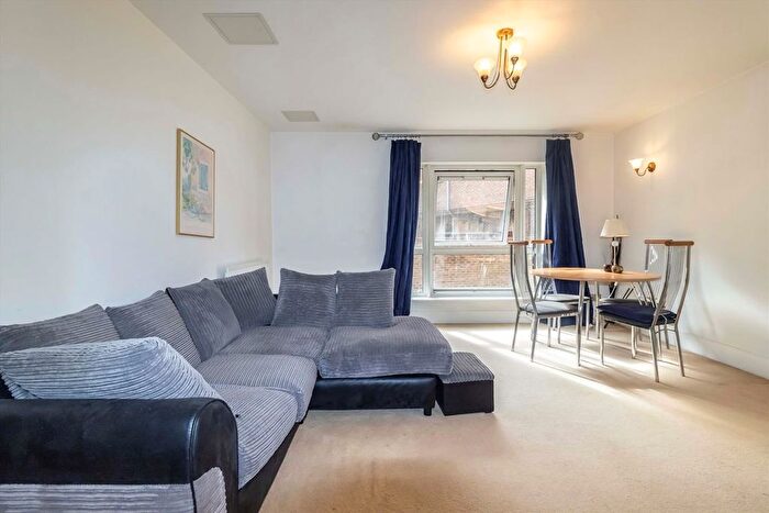 1 Bedroom Flat To Rent In Wadbrook Street, Kingston Upon Thames, KT1