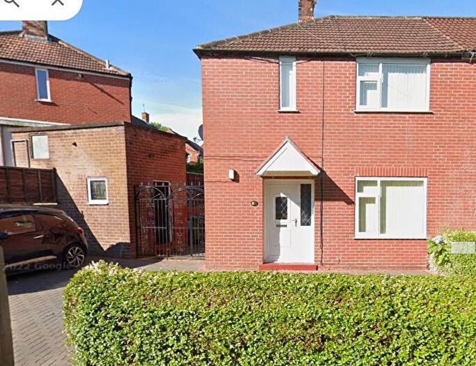 2 Bedroom Property To Rent In Langley Crescent, Leeds, LS13