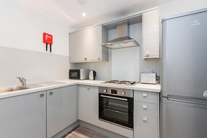 2 Bedroom Flat To Rent In Upper Grove Place, Fountainbridge, Edinburgh, EH3