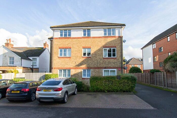2 Bedroom Flat To Rent In Clarence Road, Fleet, GU51