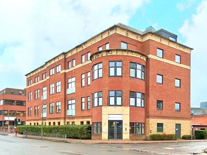 1 Bedroom Flat To Rent In Knoll Road, Camberley, Surrey, GU15