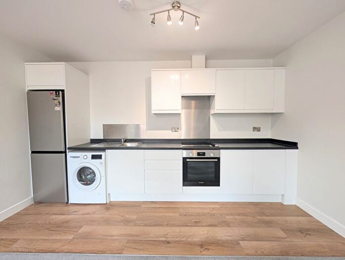 1 Bedroom Flat To Rent In Silver Street, Kettering, NN16