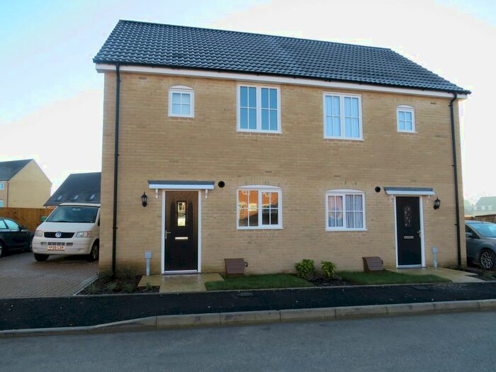 2 Bedroom Property To Rent In Marina Close, Thetford, IP24