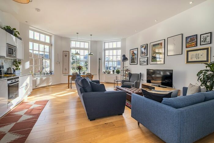 2 Bedroom Flat To Rent In Mccall Close, London, SW4