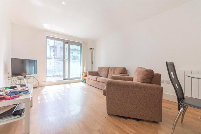 2 Bedroom Apartment For Sale In West Carriage House, Royal Carriage Mews, London, SE18