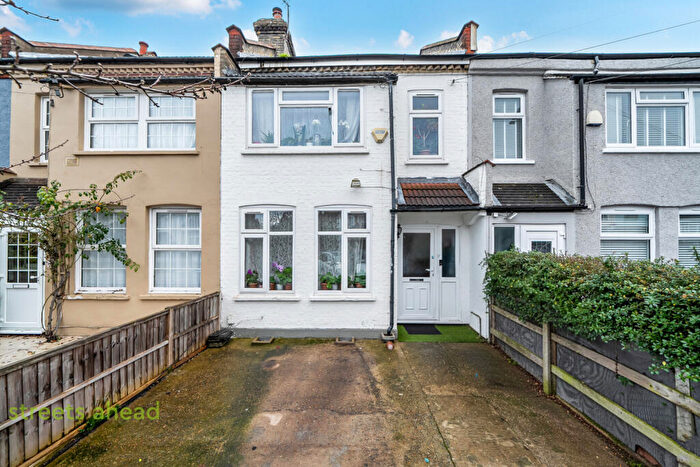2 Bedroom Terraced House For Sale In Alderton Road, Croydon, CR0