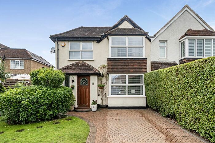3 Bedroom Semi-Detached House For Sale In Windsor Road, Maidenhead, SL6