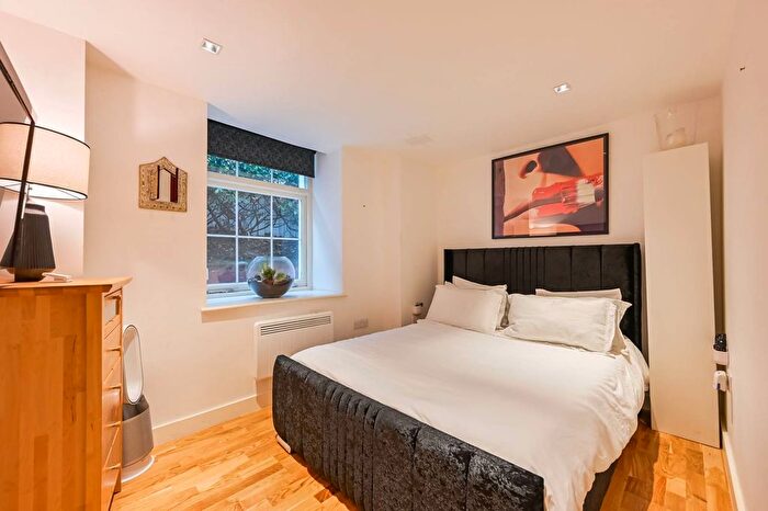 2 Bedroom Flat To Rent In Woolwich Manor Way, Gallions Reach, London, E16