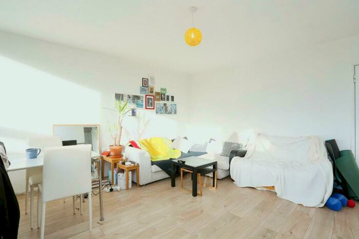 3 Bedroom Flat For Sale In John Ruskin Street, London, SE5