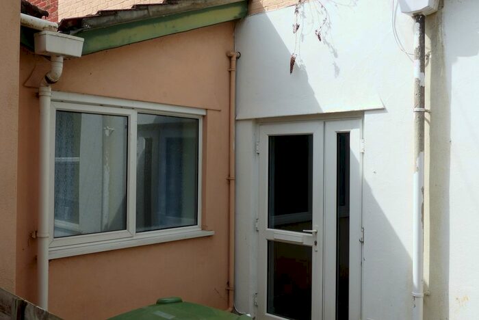 1 Bedroom Flat To Rent In Station Road, Gillingham, SP8