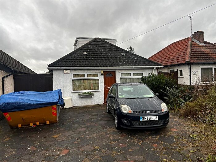 2 Bedroom Bungalow For Sale In Bourne Avenue, Hillingdon, Uxbridge, UB8