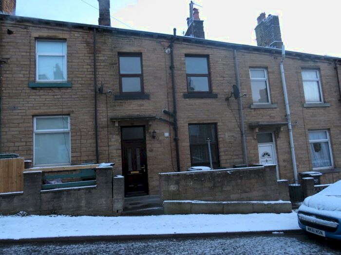 2 Bedroom Property To Rent In Albert Road, Sowerby Bridge, HX6