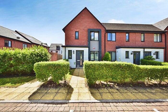 3 Bedroom End Of Terrace House For Sale In Heath Wood Drive, Maidstone, Kent, ME14