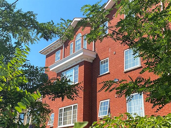 2 Bedroom Flat For Sale In Barnwood Road, Gloucester, GL2