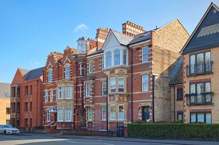1 Bedroom Flat To Rent In Barton House, Barton Road, Cambridge, CB3