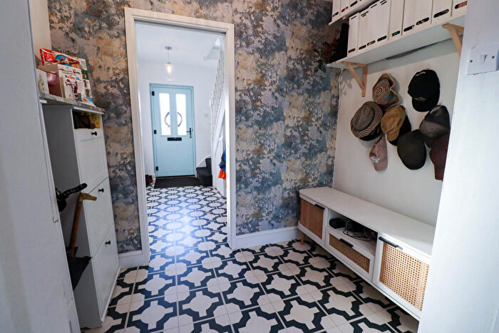 3 Bedroom End Of Terrace House For Sale In Lincoln Close, Buckden, St. Neots, Cambridgeshire, PE19