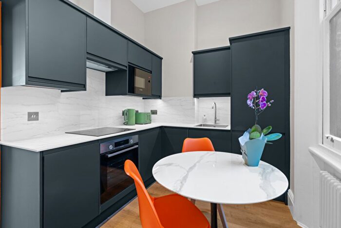 1 Bedroom Flat To Rent In Old Brompton Road, Kensington And Chelsea, London, SW5