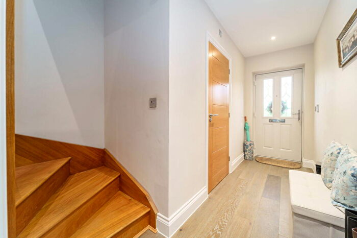 3 Bedroom Terraced House For Sale In Hawthorne Close, Byfleet, KT14