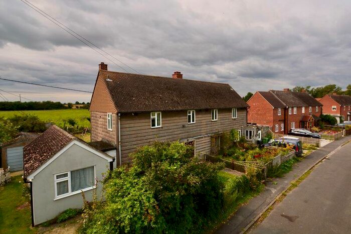 4 Bedroom Semi-Detached House For Sale In Weston Road, Lewknor, OX49