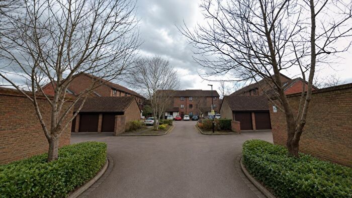 2 Bedroom Flat To Rent In Braybourne Drive, Osterley, TW7