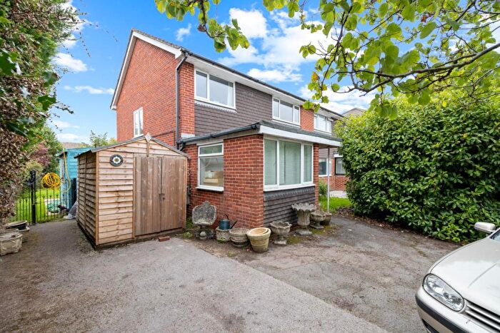 3 Bedroom Semi-Detached House For Sale In Highfield Close, Easebourne, Midhurst, GU29