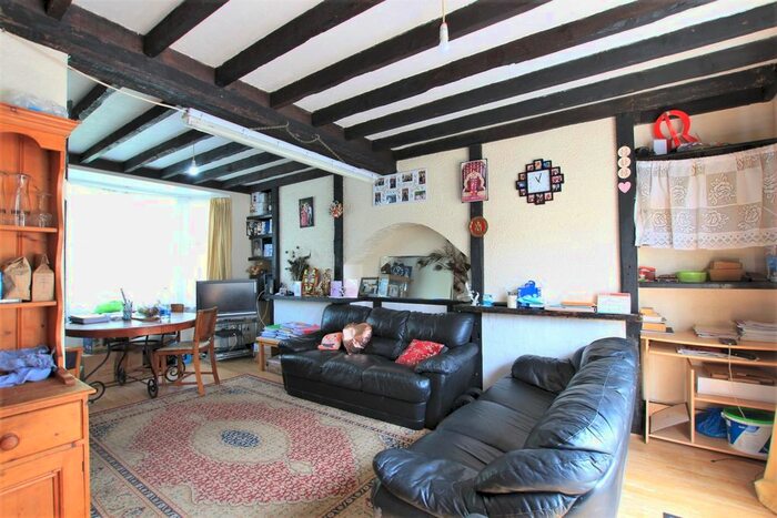 3 Bedroom Semi-Detached House To Rent In Fern Lane, Heston, TW5