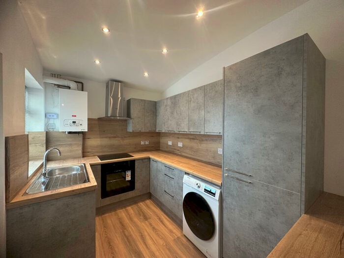 3 Bedroom Terraced House To Rent In Rossendale Road, Burnley, BB11