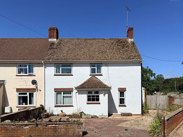 3 Bedroom Semi-Detached House For Sale In Marlborough Gardens, Faringdon, SN7
