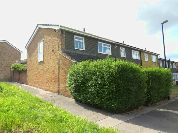 3 Bedroom End Of Terrace House To Rent In The Lindens, New Addington, Croydon, Surrey, CR0