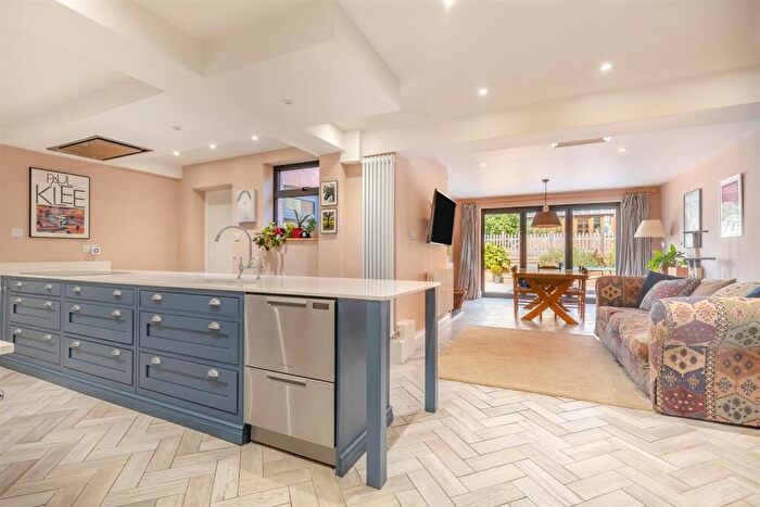 5 Bedroom Semi Detached House For Sale In Blundells Avenue, Tiverton, EX16