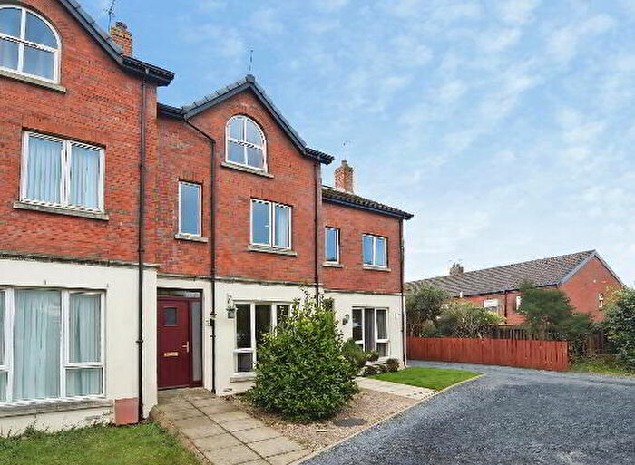3 Bedroom TownHouse For Sale In The Close, Lisburn, BT27