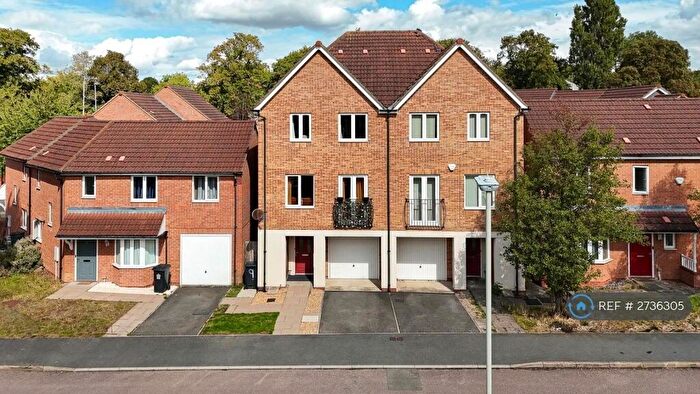 4 Bedroom Semi-Detached House To Rent In Austwick Close, Leicester, LE4