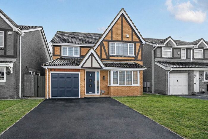 4 Bedroom Detached House For Sale In Mayfield Ridge, Hatch Warren, RG22