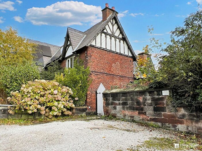 4 Bedroom Semi Detached House For Sale In Castle Road, Halton, WA7