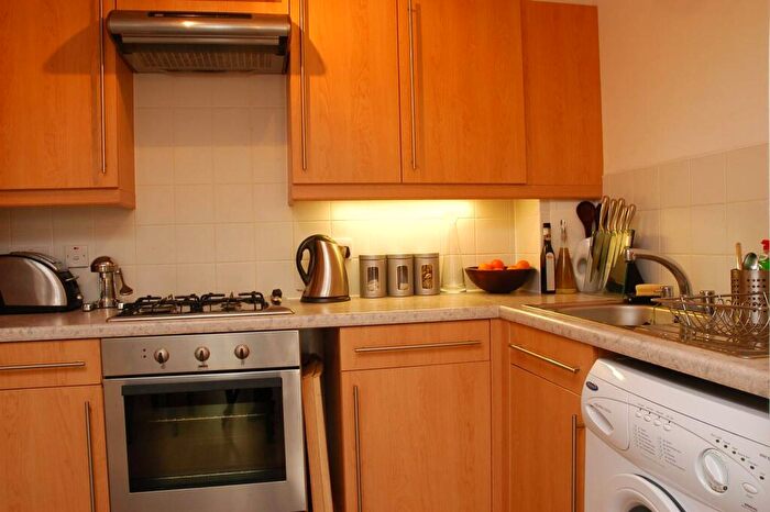 2 Bedroom Flat To Rent In Cassilis Road, Isle Of Dogs, London, E14