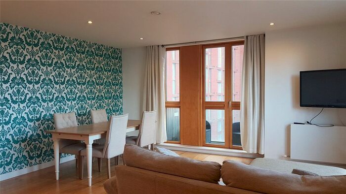 2 Bedroom Flat To Rent In Wharf Approach, Leeds, LS1