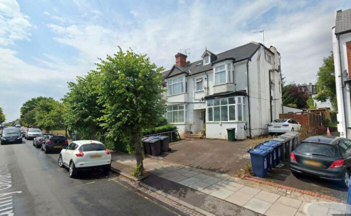 3 Bedroom Apartment To Rent In Sunny Gardens Road, London, NW4