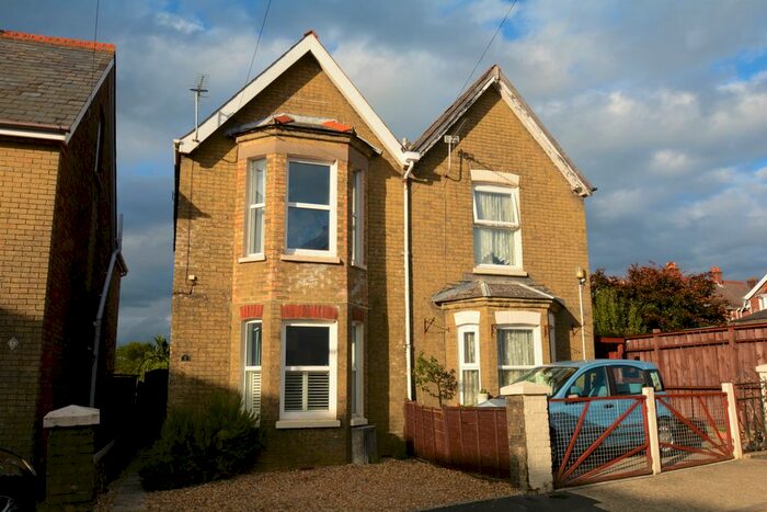 2 Bedroom Semi-Detached House To Rent In Falcon Road, East Cowes, PO32