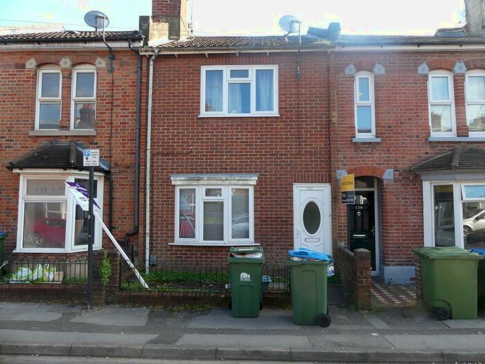 3 Bedroom Terraced House To Rent In Milton Road, The Polygon, SO15