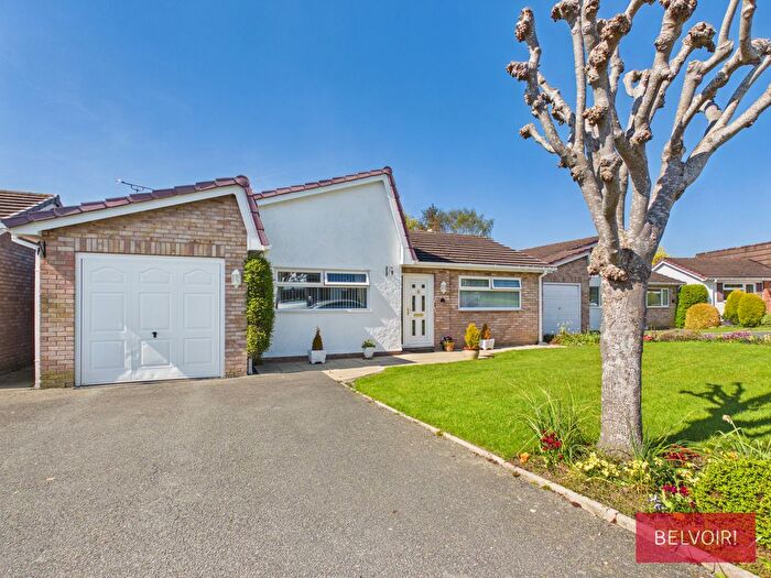 3 Bedroom Bungalow For Sale In Laurels Avenue, Bangor-On-Dee, Wrexham, LL13